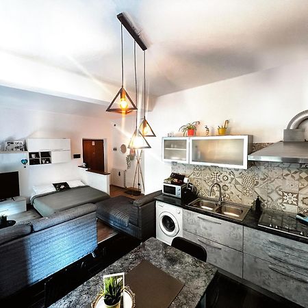 The Apartment Verona Bagian luar foto