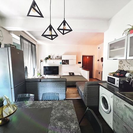 The Apartment Verona Bagian luar foto